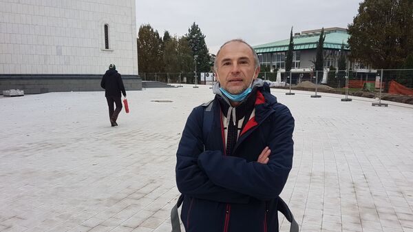 „Памтићемо нашег патријарха“: Дирљиве поруке грађана испред Храма Светог Саве „Памтићемо нашег патријарха“: Дирљиве поруке грађана испред Храма Светог Саве - Sputnik Србија