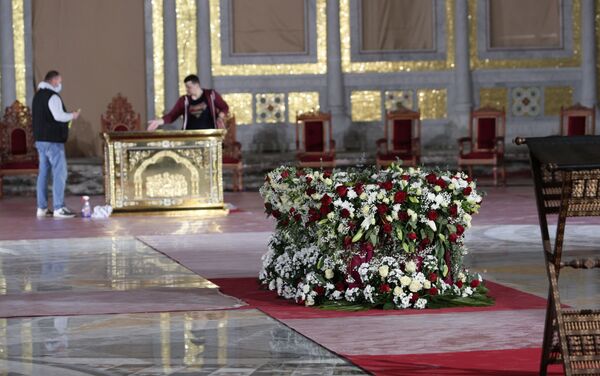 Pripreme u Hramu Svetog Save gde će biti izložen kovčeg sa telom patrijarha Irineja - Sputnik Srbija
