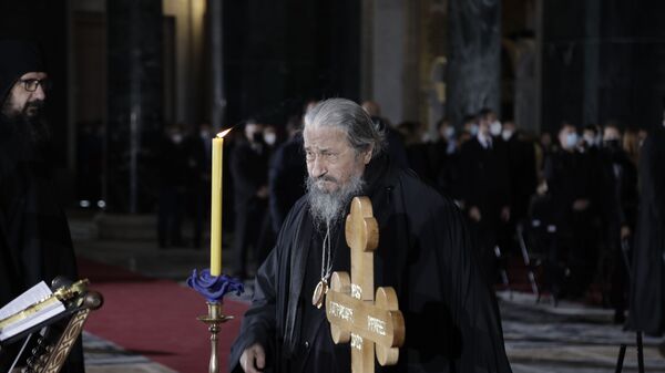Vladika Atanasije Jevtić na sahrani patrijarha Irineja. - Sputnik Srbija