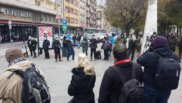 Novinarske ekipe ispred Hrama Svetog Save. - Sputnik Srbija