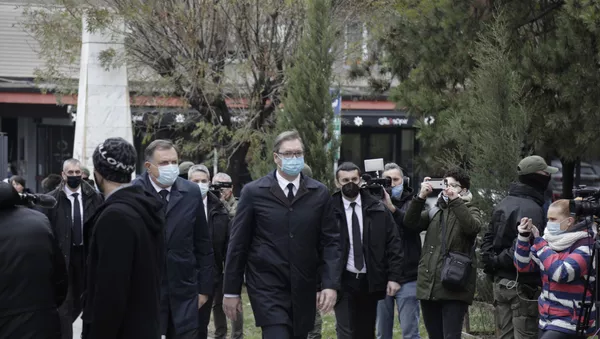 Milorad Dodik i Aleksandar Vučić dolaze na sahranu patrijarha Irineja. - Sputnik Srbija
