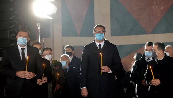Milorad Dodik i Aleksandar Vučić na sahrani patrijarha Irineja. - Sputnik Srbija
