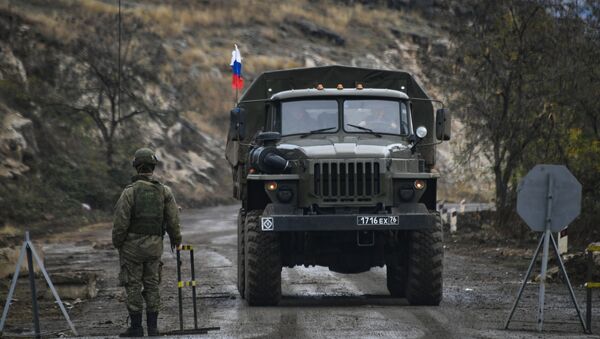 Ruski mirovnjaci na kontrolnom punktu u Lačinskom koridoru Nagorno-Karabaha - Sputnik Srbija
