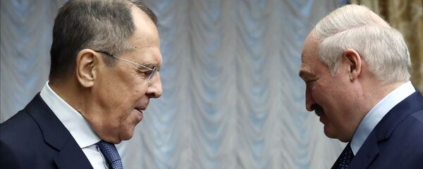 Ministar spoljnih poslova Rusije Sergej Lavrov i predsednik Belorusije Aleksandar Lukašenko na sastanku u Minsku - Sputnik Srbija