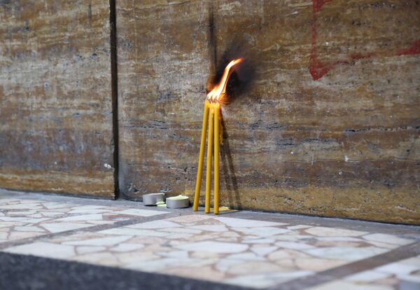 Опроштај од Марадоне: Испред Амбасаде Аргентине у Београду цвеће и упаљене свеће /фото/ Опроштај од Марадоне: Испред Амбасаде Аргентине у Београду цвеће и упаљене свеће /фото/ - Sputnik Србија