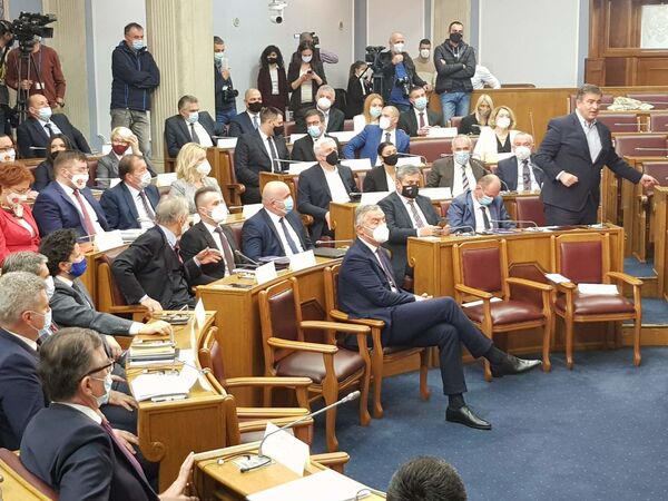 Кривокапић представио програм и кабинет: Добили смо мандат за промене, не за замене /фото/ Кривокапић представио програм и кабинет: Добили смо мандат за промене, не за замене /фото/ - Sputnik Србија