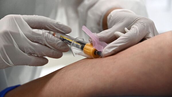 Тестирање добровољаца који су примили вакцину против вируса корона Спутњик V - Sputnik Србија
