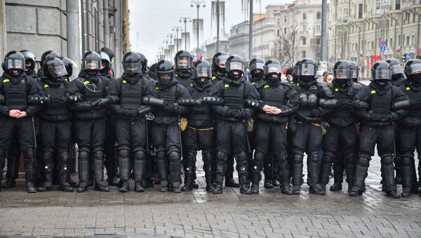 Припадници белоруске полиције на протесту опозиције у Минску - Sputnik Србија