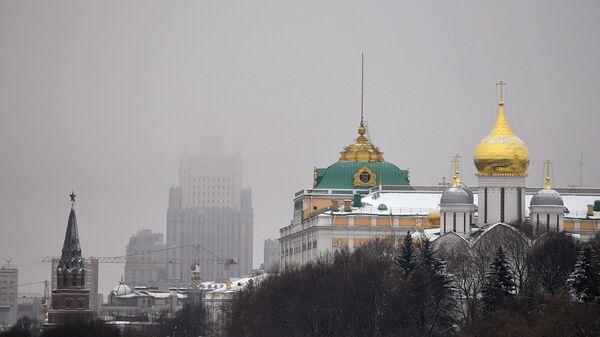 Поглед на Велику кремаљску палату и Сабор Светог архангела Михаила у Кремљу - Sputnik Србија