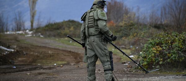 Deminer ruskih mirovnih snaga u Nagorno-Karabahu - Sputnik Srbija