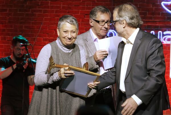 Кутија за узице и крхотине живота: Шта је Људмила Улицка наследила од прадеде, часовничара из Кијева Кутија за узице и крхотине живота: Шта је Људмила Улицка наследила од прадеде, часовничара из Кијева - Sputnik Србија