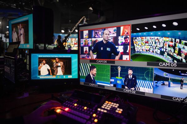 Гаспром ујединио децу из око 100 земаља: Организован највећи фудбалски догађаја на мрежи на свету - Sputnik Србија