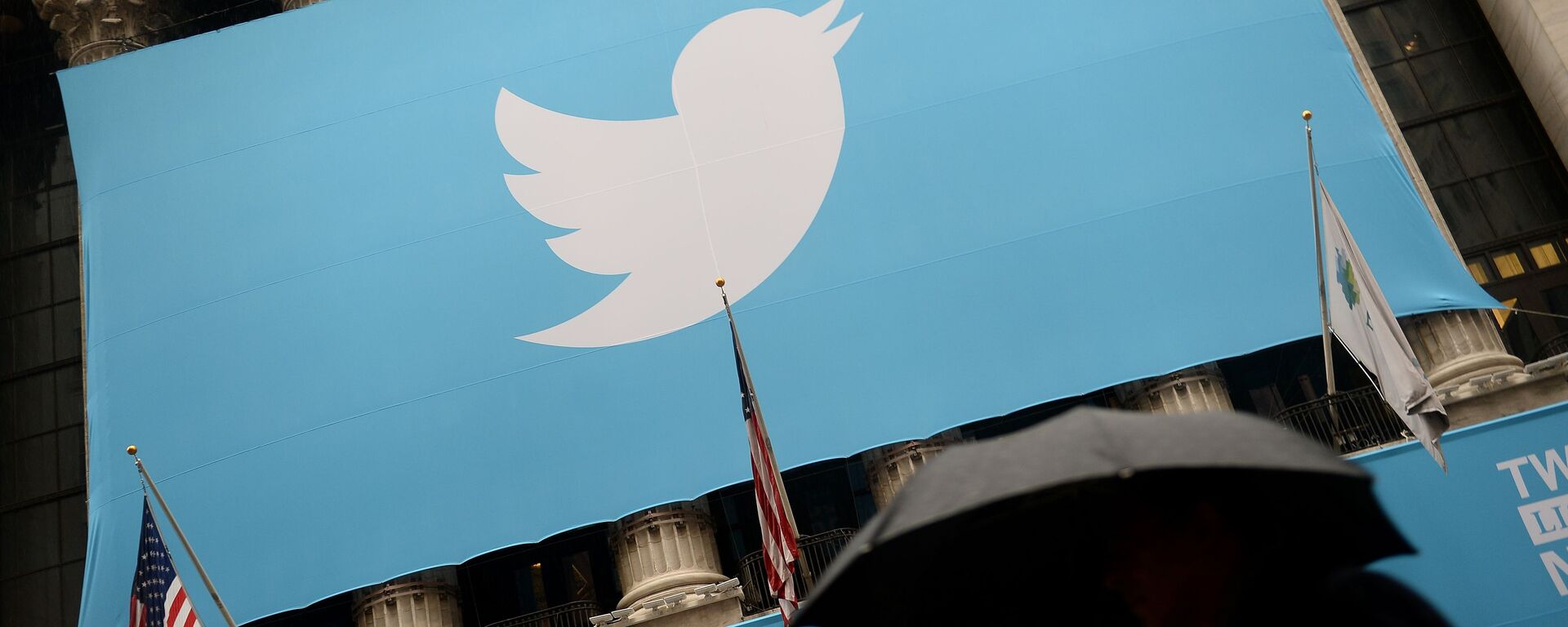Njujorški baner sa logotipom Tvitera  - Sputnik Srbija, 1920, 23.07.2023
