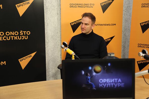 Stefan Milenković: Vratio sam se, jer nam naša istorija, naša kultura, naše tlo, daje snagu /video/ - Sputnik Srbija