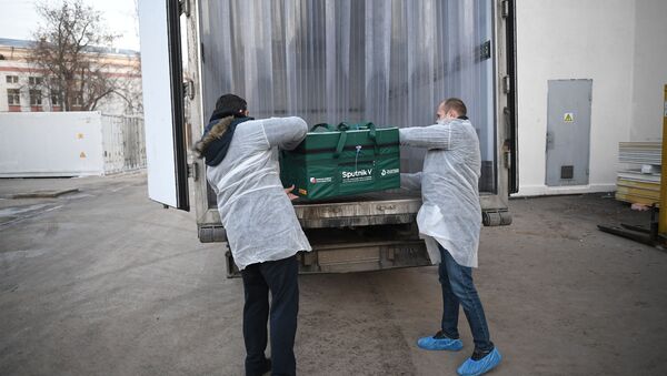 Slanje kontejnera sa vakcinom Sputnjik Ve u inostranstvo - Sputnik Srbija
