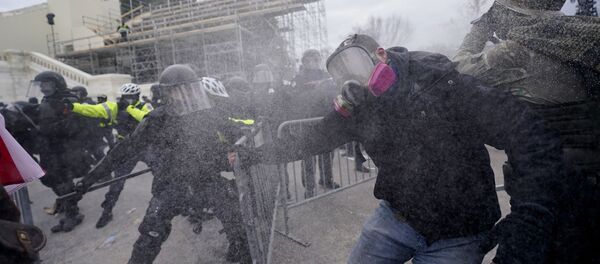 Protest u Vašingtonu ispred zgrade Kongresa - Sputnik Srbija