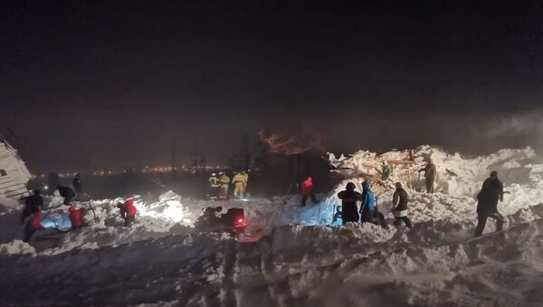 Noriljsk: Tri žrtve lavine, spasilačka akcija završena - Sputnik Srbija
