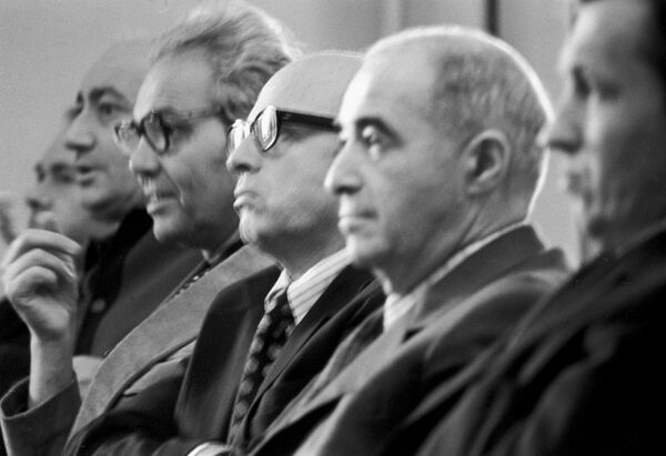 Преминуо последњи руски научник који је учествовао у прављењу прве совјетске атомске бомбе Преминуо последњи руски научник који је учествовао у прављењу прве совјетске атомске бомбе - Sputnik Србија