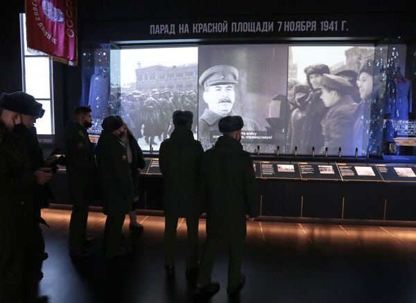 Моја Русија: Сећање на бесмртне хероје који су бранили Русију и Србију /видео, фото/ Моја Русија: Сећање на бесмртне хероје који су бранили Русију и Србију /видео, фото/ - Sputnik Србија