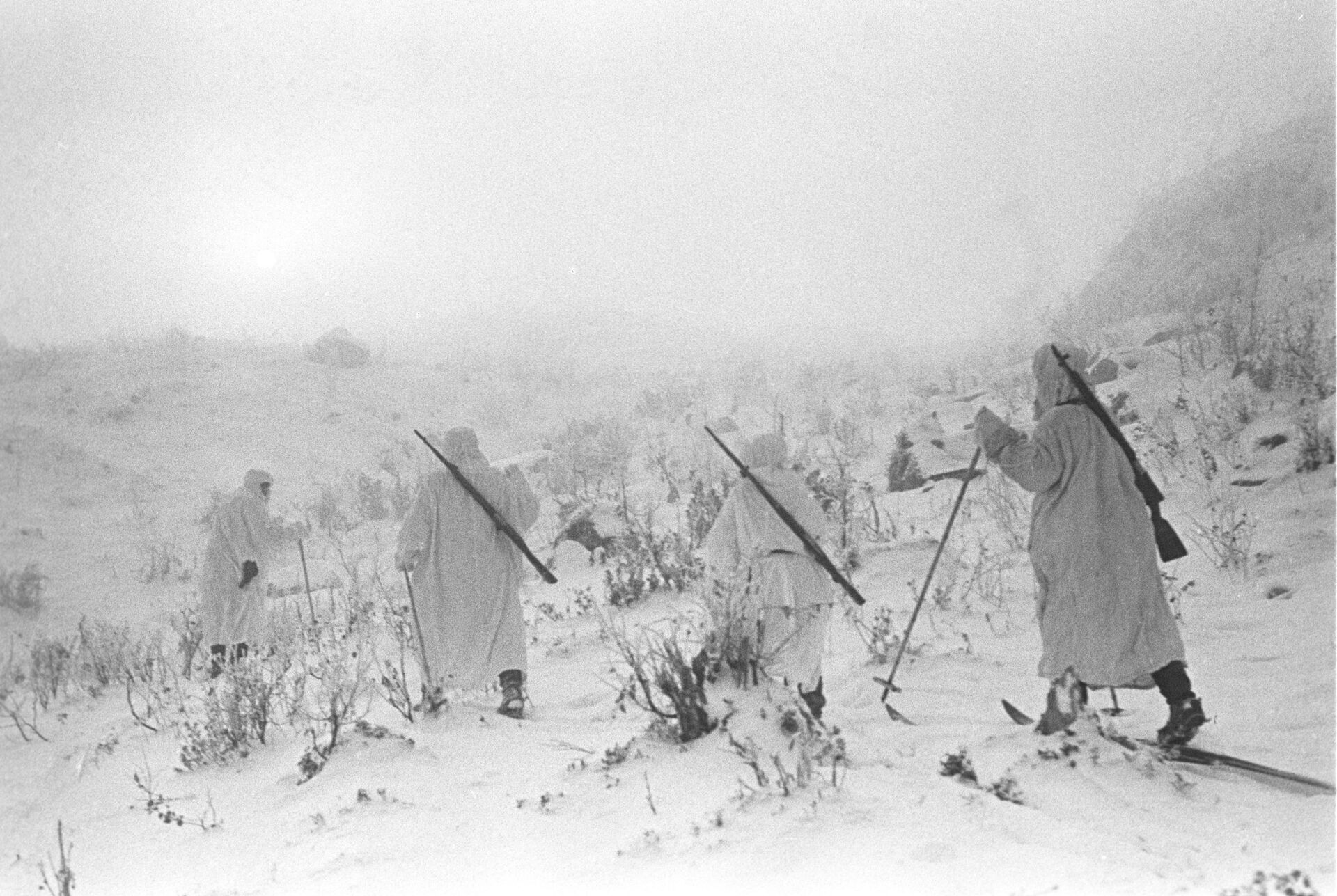 Совјетски војници Карелијског фронта у налету на непријатељске снаге новембра 1941. године - Sputnik Србија, 1920, 13.07.2021