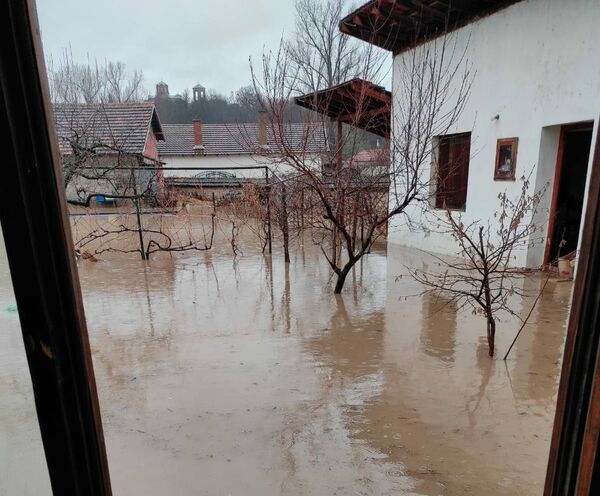 Јужна Морава прети, на југу Србије и даље ванредна ситуација Јужна Морава прети, на југу Србије и даље ванредна ситуација - Sputnik Србија