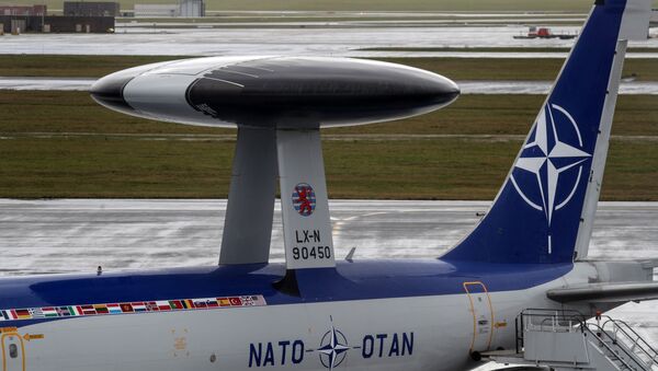 Avion NATO-a za vazdušno upozoravanje i kontrolu (Avaks) na aerodromu u Briselu - Sputnik Srbija