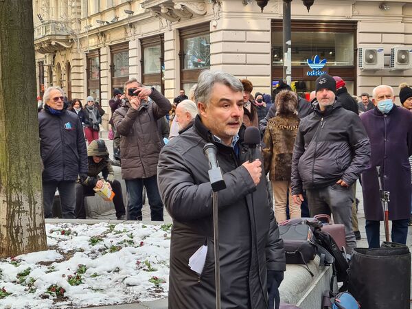 Протест испред САНУ: Да ли је Академија наука српска, ако Косово није Протест испред САНУ: Да ли је Академија наука српска, ако Косово није - Sputnik Србија
