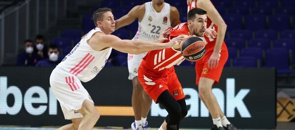 Real Madrid – Crvena zvezda (Ognjen Dobrić i Džejsi Kerol u krupnom planu) Real Madrid – Crvena zvezda (Ognjen Dobrić i Džejsi Kerol u krupnom planu) - Sputnik Srbija