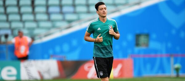 Немачки фудбалер Месут Озил Немачки фудбалер Месут Озил - Sputnik Србија