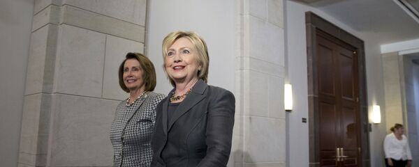Хилари Клинтон и Ненси Пелоси Хилари Клинтон и Ненси Пелоси - Sputnik Србија
