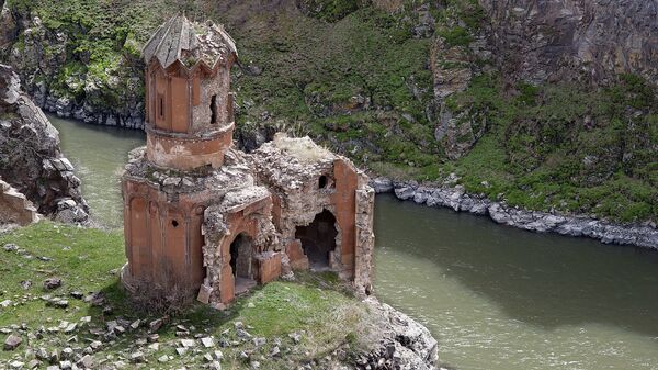 Манастирска капела у древном јерменском граду Ани - Sputnik Србија