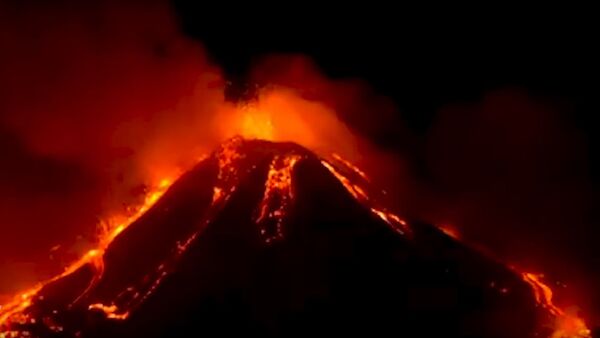 Erupcija vulkana Etna u Italiji - Sputnik Srbija