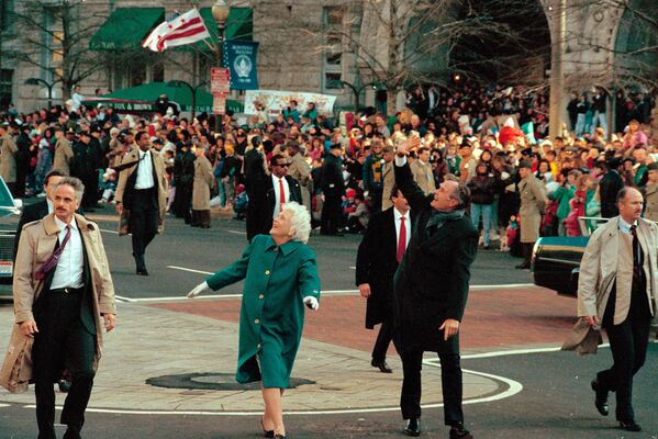Od Ronalda Regana do Donalda Trampa: Četiri decenije ceremonije inauguracije u SAD - Sputnik Srbija