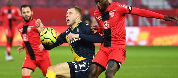 Srpski fudbaler Strahinja Pavlović Srpski fudbaler Strahinja Pavlović - Sputnik Srbija