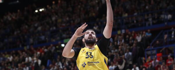 Košarkaš Barselone Nikola Mirotić Košarkaš Barselone Nikola Mirotić - Sputnik Srbija