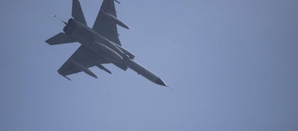 Кинески борбени авион Кинески борбени авион - Sputnik Србија