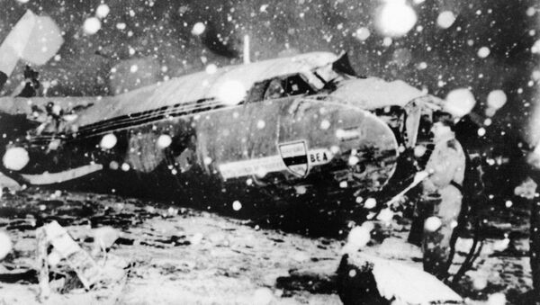 Avion koji se srušio na poletanju iz Minhena, u kojem su bili članovi Mančester junajteda - Sputnik Srbija