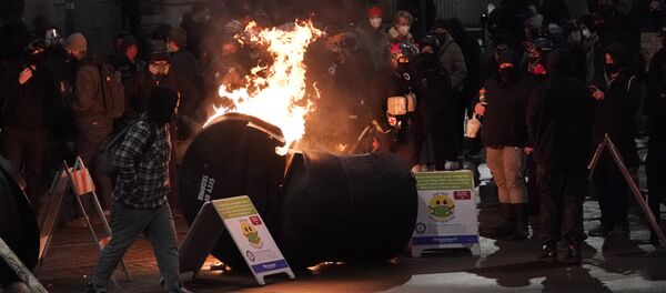 Нереди у америчком граду Такоми у држави Вашингтон Нереди у америчком граду Такоми у држави Вашингтон - Sputnik Србија