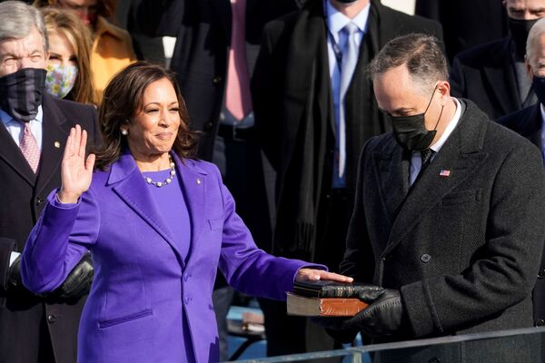 Put do Bele kuće prve žene na mestu potpredsednika Amerike Put do Bele kuće prve žene na mestu potpredsednika Amerike - Sputnik Srbija