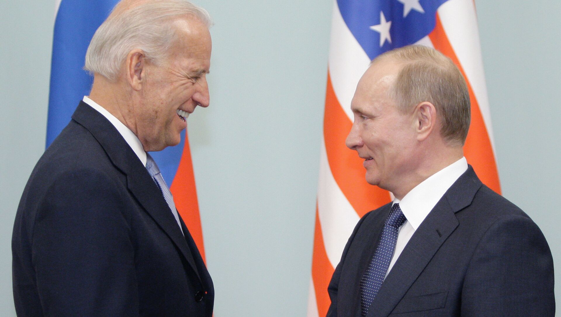 Susret Putina i Bajdena u Moskvi 2011. godine  - Sputnik Srbija, 1920, 16.04.2021