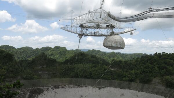 Опсерваторија и радио телескоп Аресибо у Порторику пре рушења - Sputnik Србија