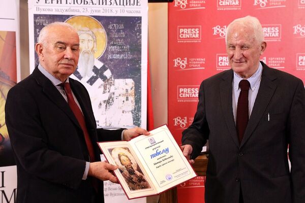 Матија Бећковић: Шта год да причамо, причамо о Косову, где год идемо - тамо стижемо /видео/ Матија Бећковић: Шта год да причамо, причамо о Косову, где год идемо - тамо стижемо /видео/ - Sputnik Србија