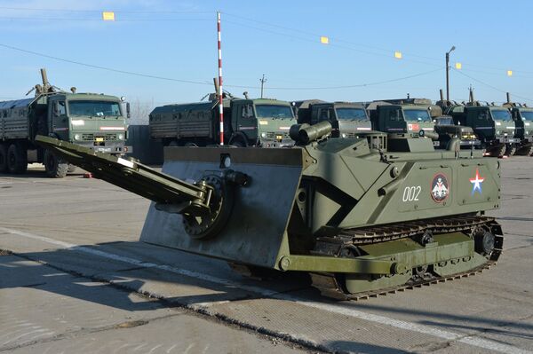 Рат на даљинско управљање: Руска војска масовно купује борбене роботе - Sputnik Србија