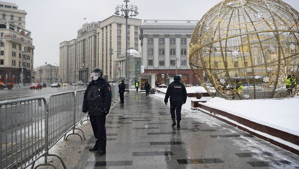 Pripadnici policije u Moskvi pred početak neodobrenog protesta pristalica Navaljnog - Sputnik Srbija