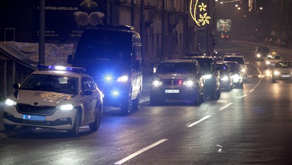 Колона возила којима је довезена криминална група Вељка Беливука на саслушање пред специјалног тужиоца у Београду - Sputnik Србија