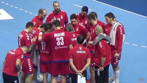 Rukometaši Srbije tokom utakmice protiv Francuske u Zrenjaninu - Sputnik Srbija