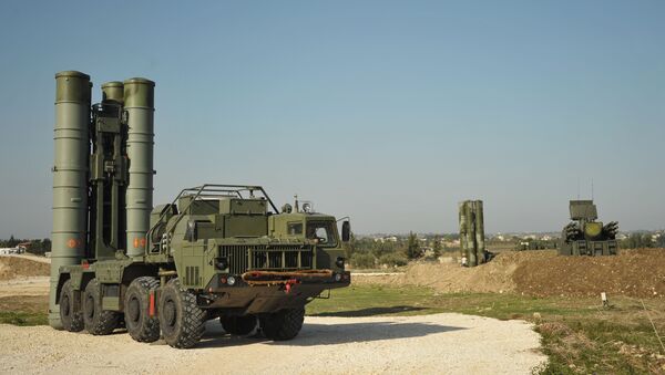 Противваздушни ракетни систем С-400 на војној бази Хмејмим у Сирији - Sputnik Србија