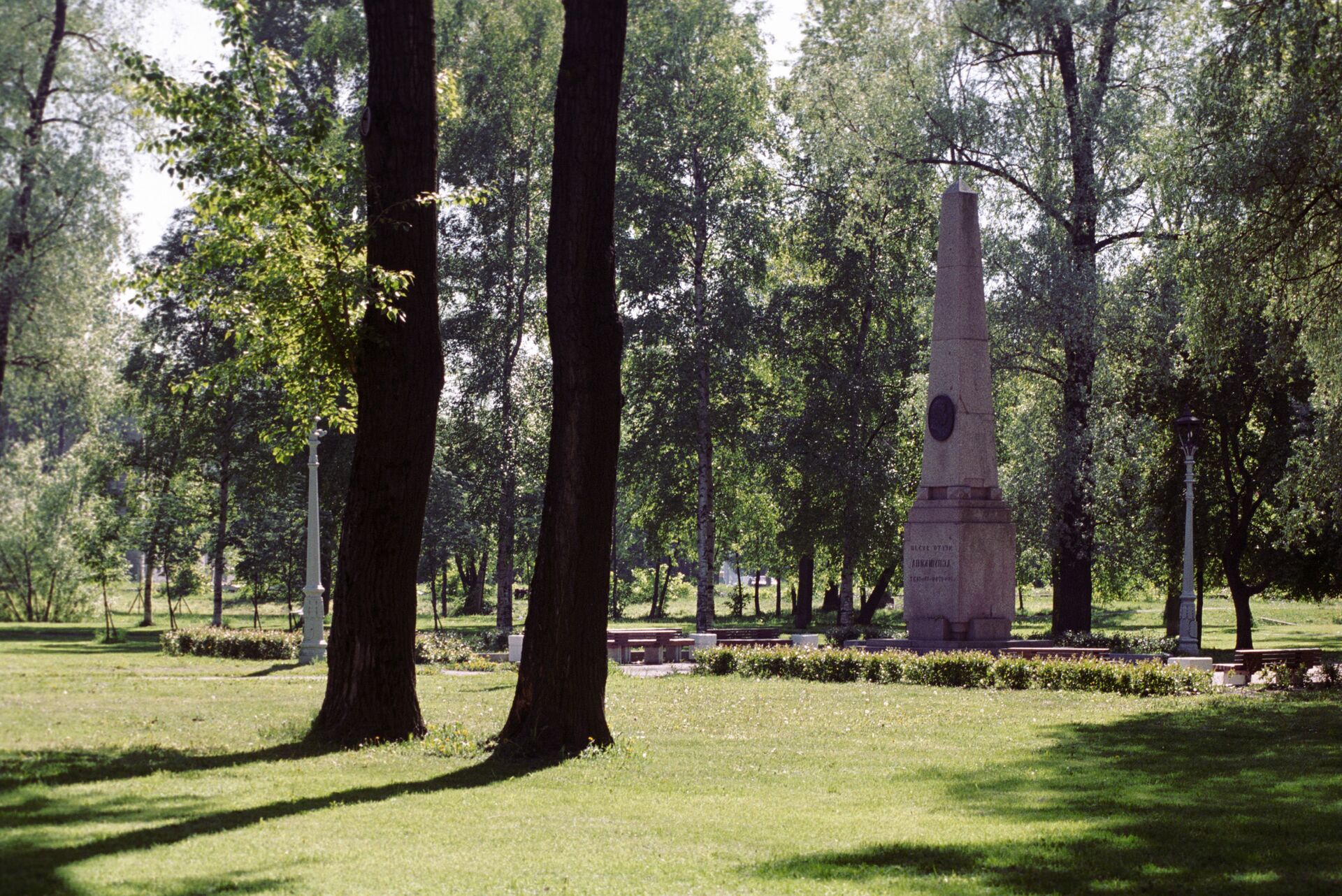 Гранитни обелиск подигнут 1937. године на месту дуела између Пушкина и Дантеса - Sputnik Србија, 1920, 08.02.2022