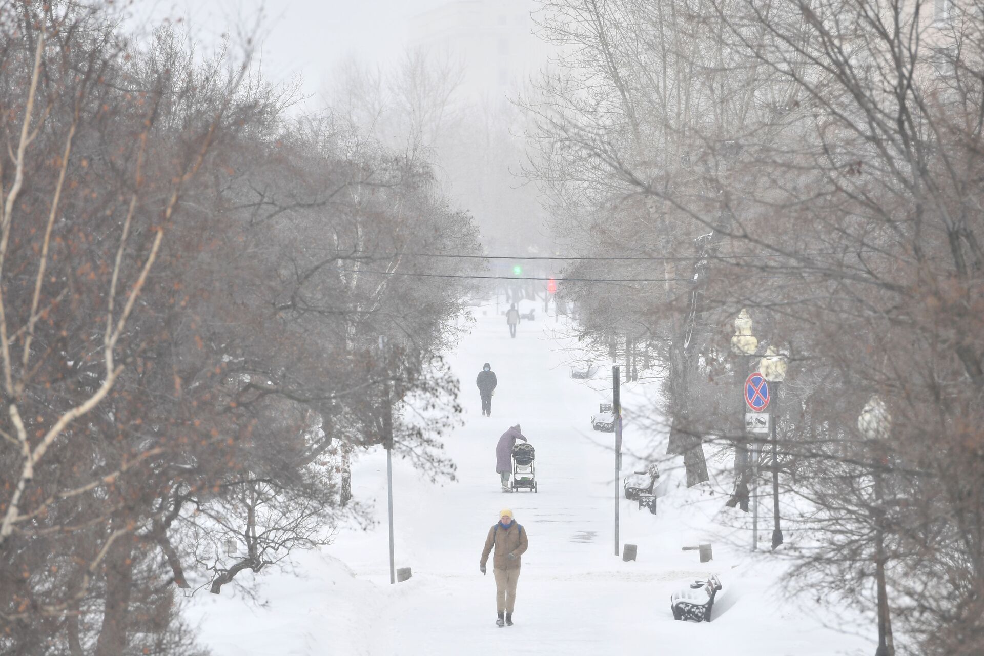 Snežna mećava u Moskvi, 60.000 komunalaca pokušava da spreči kolaps grada /foto/ - Sputnik Srbija, 1920, 12.02.2021