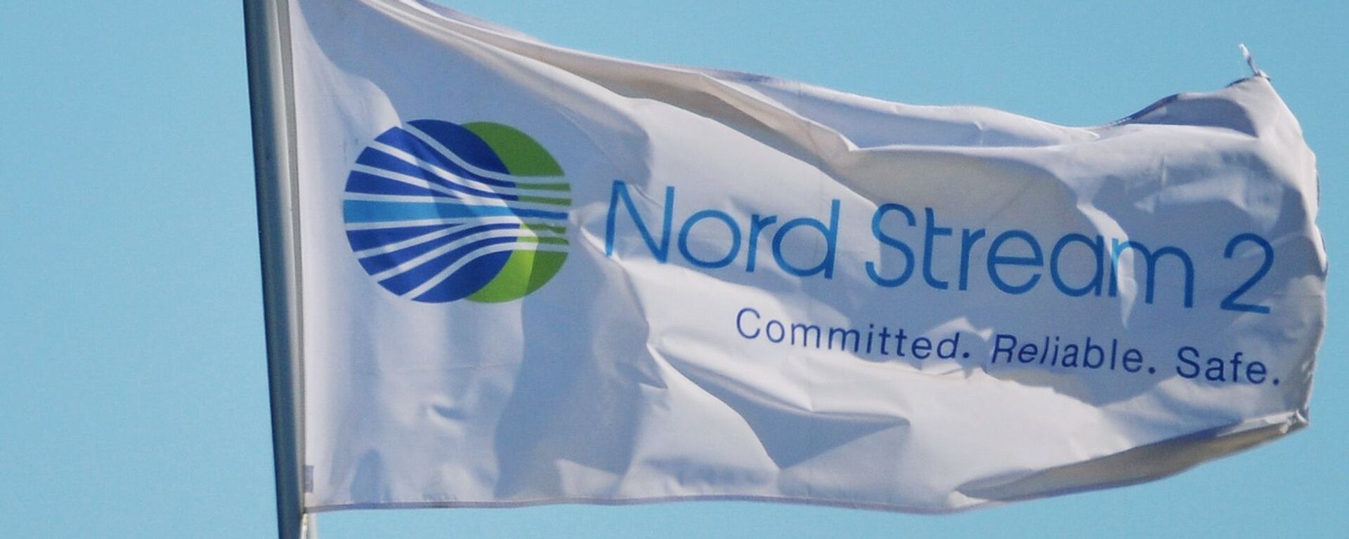  Zastava sa logom kompanije Nord strim 2 koja vodi izgradnju gasovoda Severni tok 2 u Nemačkoj - Sputnik Srbija, 1920, 14.10.2021